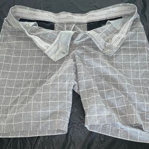 Men’s golf shorts